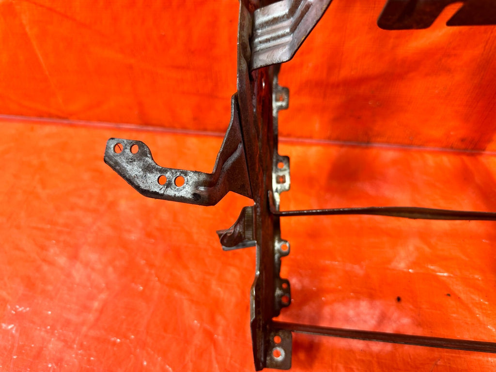 88 89 HONDA CRX   RADIO BRACKET INSTRUMENT CONSOLE CENTER BRACKET   OEM #2775