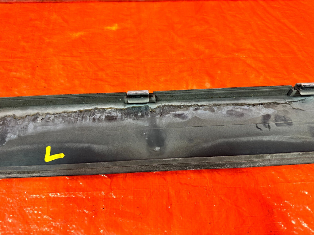 88 89 HONDA CRX   LEFT   LOWER DOOR MOLDING TRIM INSERT LINER LINING OEM #27713
