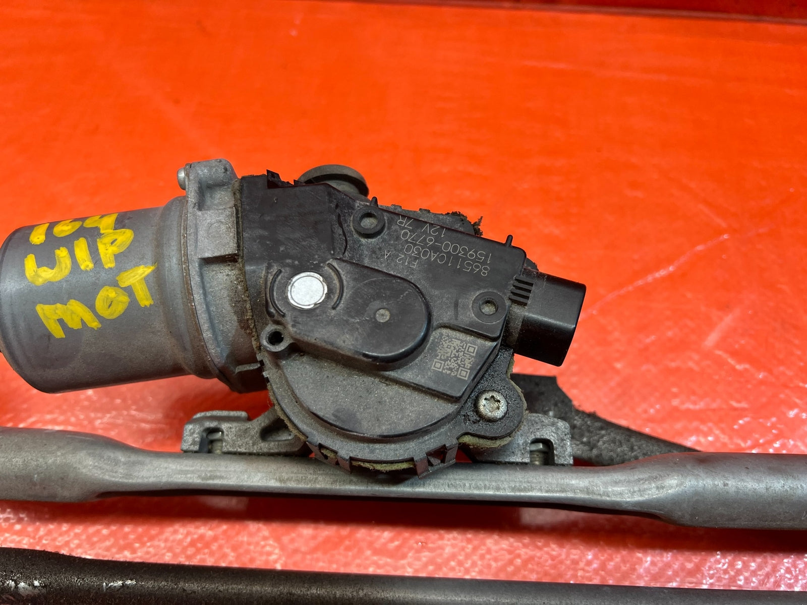 13 16 SCION FRS   13 20 BRZ   WINDSHIELD WIPER MOTOR W/ LINKAGE   OEM #16410