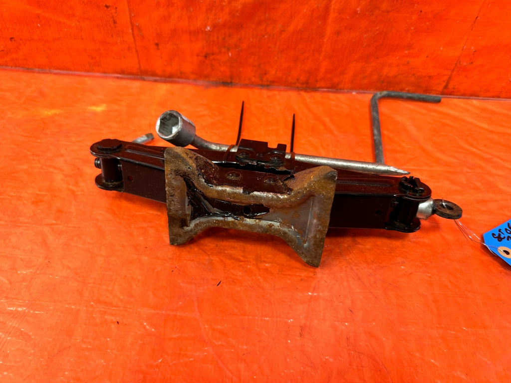 09 11 MAZDA RX8 RX 8   SPARE TIRE TOOL KIT   JACK LUG NUT WRENCH SWIVEL OEM 3033
