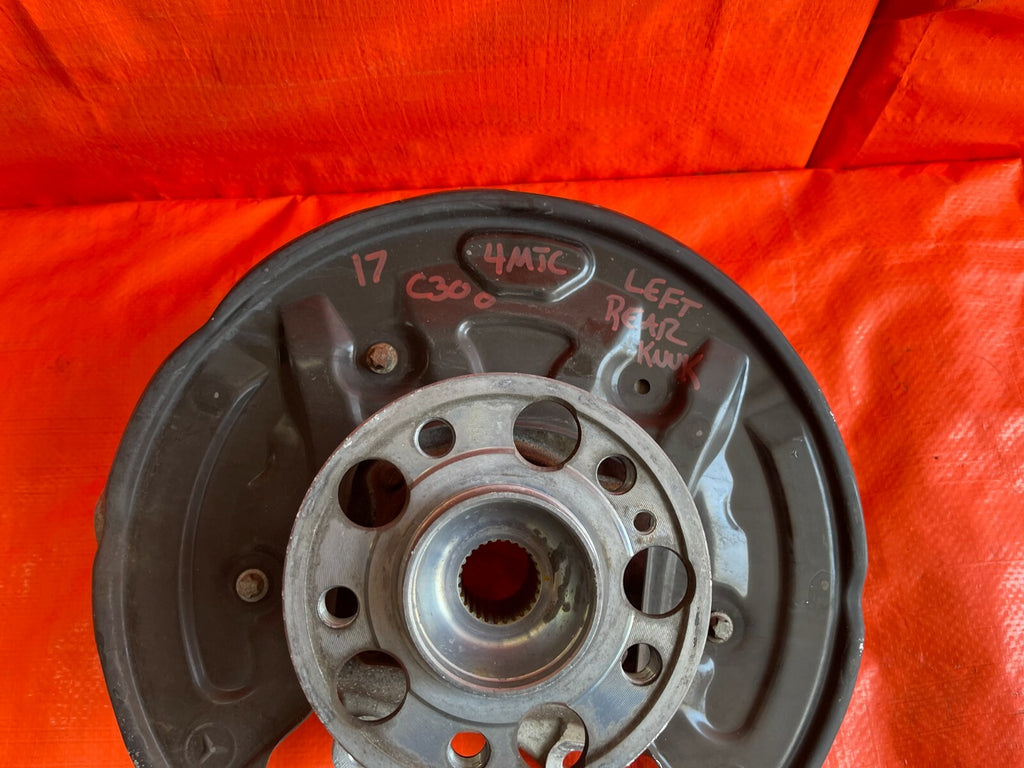 15 20 MERCEDES BENZ C300 W205 4MATIC / DRIVER LEFT REAR SPINDLE KNUCKLE HUB OEM 4