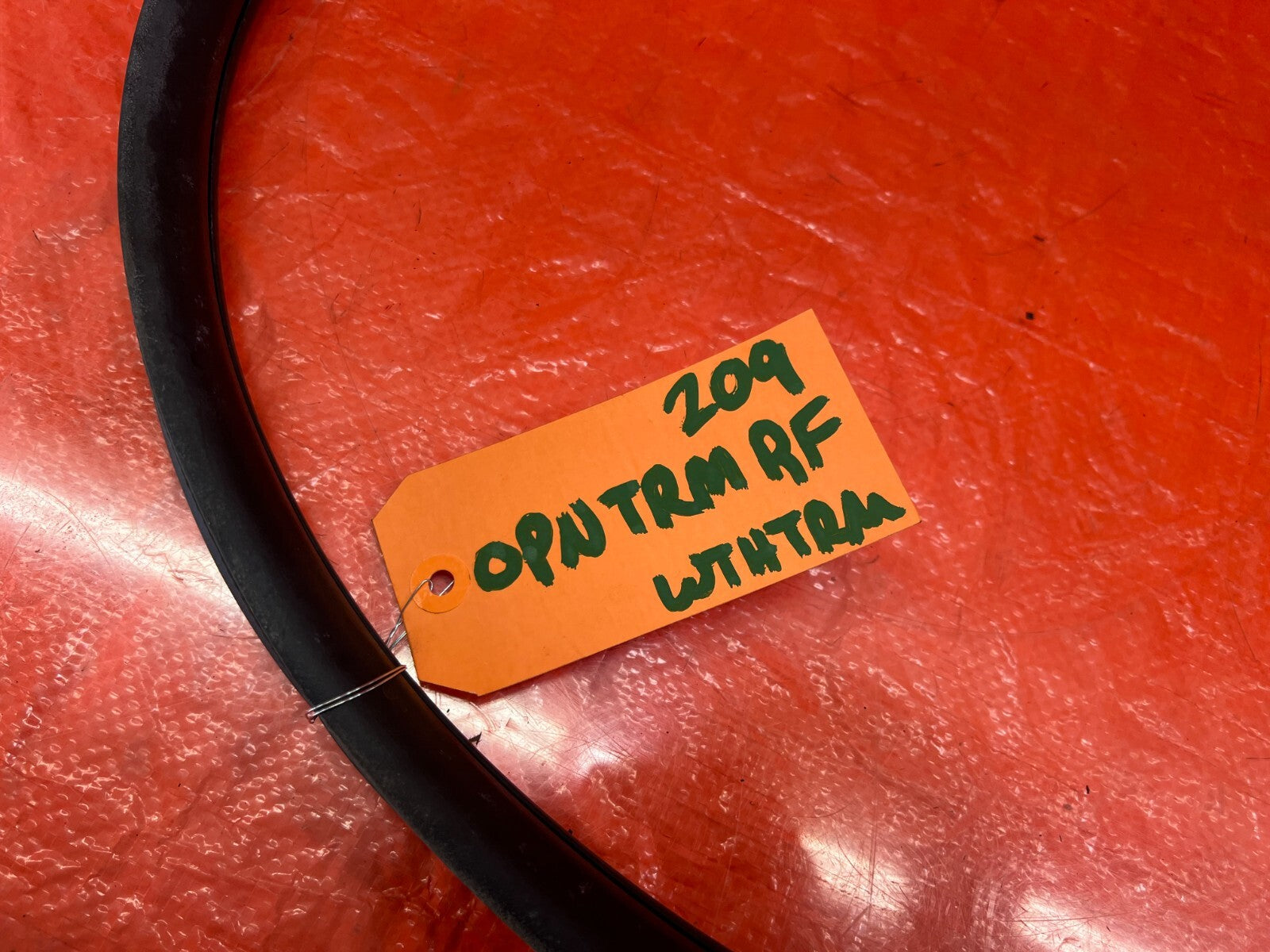 04 08 ACURA TSX   RIGHT FRONT DOOR TO CHASSIS WEATHER STRIP OPEN TRIM OEM #2094