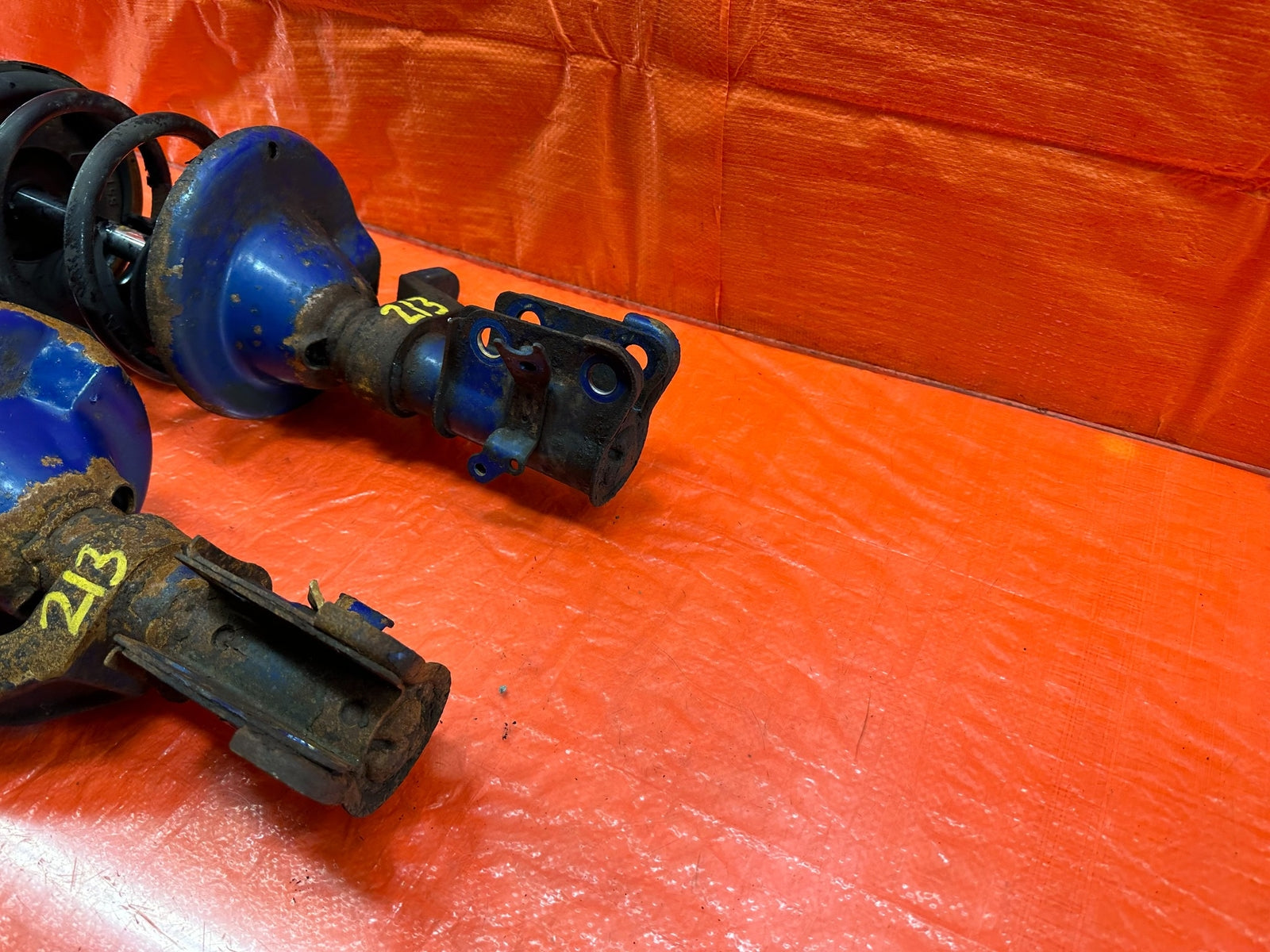 02 05 HONDA CIVIC SI EP3 HATCH   FRONT SHOCKS & SPRINGS LEFT & RIGHT FACTORY 2134
