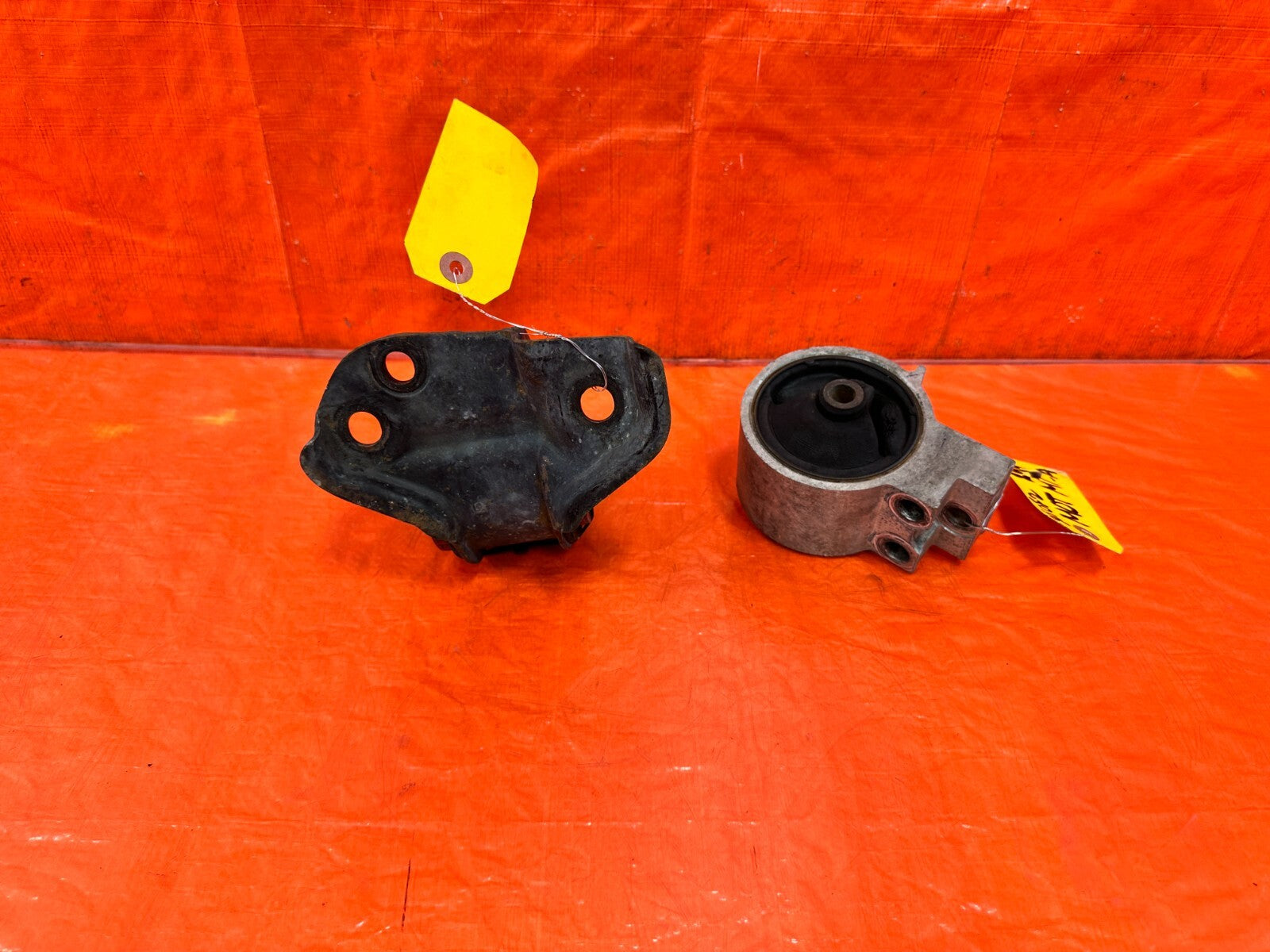 93 97 HONDA DEL SOL   5 SPEED MANUAL ONLY   LEFT & RIGHT ENGINE MOUNTS   OEM 2942