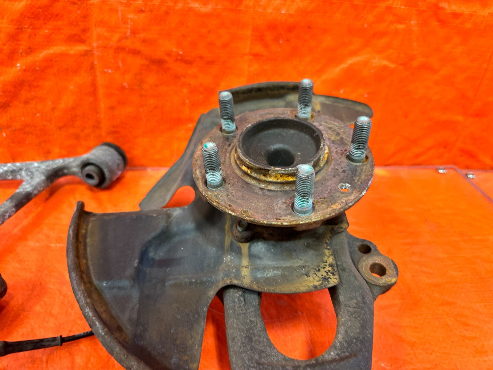 09 11 MAZDA RX8 RX 8 DRIVER LEFT FRONT SPINDLE KNUCKLE HUB W/ CONTROL ARMS OEM8