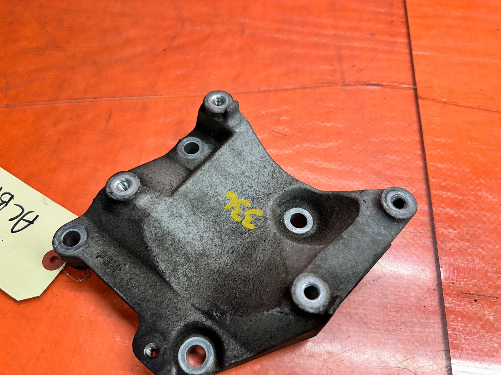 97 01 HONDA PRELUDE 2.2L H22A AC A/C COMPRESSOR MOUNTING BRACKET MOUNT OEM #3365