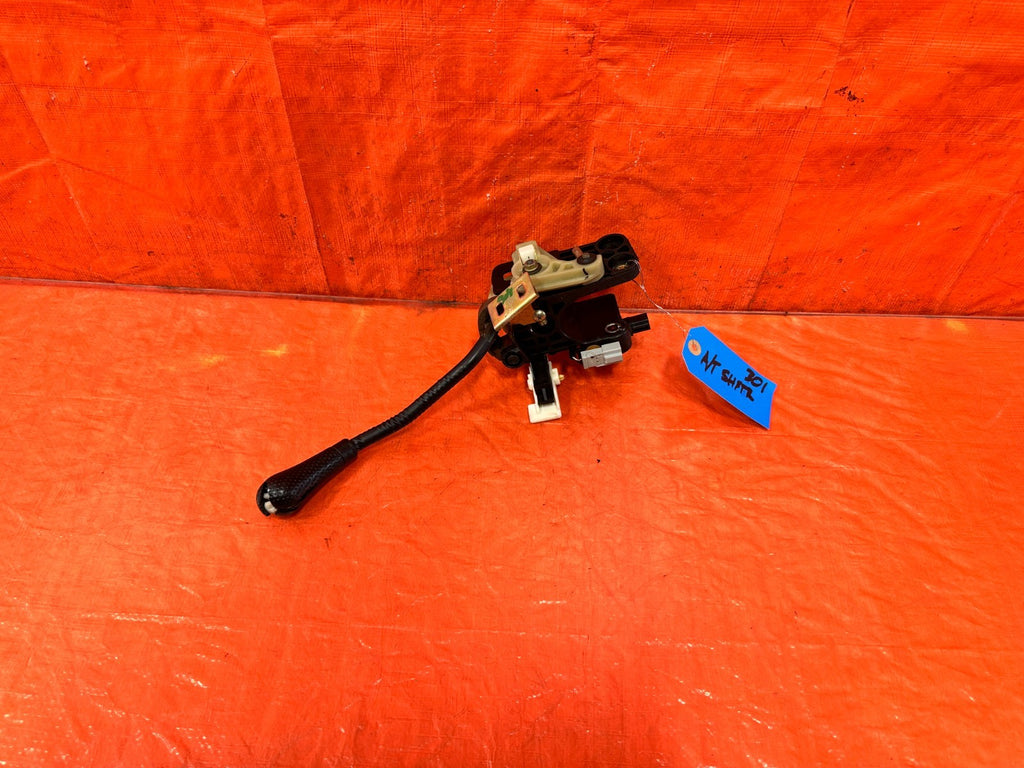 97 01 HONDA CR V CRV   AUTOMATIC TRANSMISSION SHIFTER / GEAR SELECTOR OEM #3010