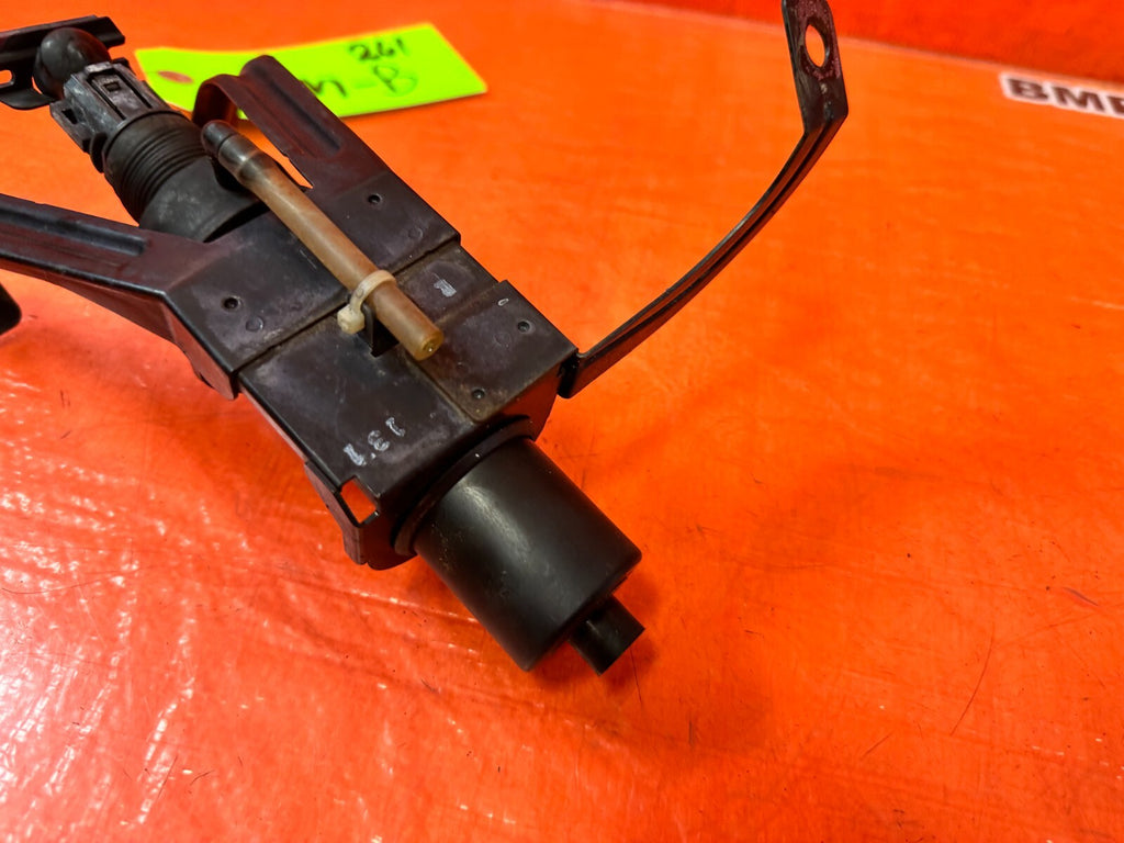 02 10 LEXUS SC430   DRIVER LEFT HEADLIGHT HEADLAMP WASHER MOTOR    OEM #2614