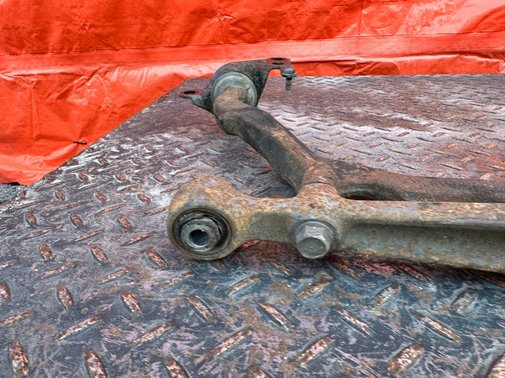 93 97 HONDA DEL SOL   LEFT AND RIGHT FRONT LOWER CONTROL ARMS   CORE USE ONLY7