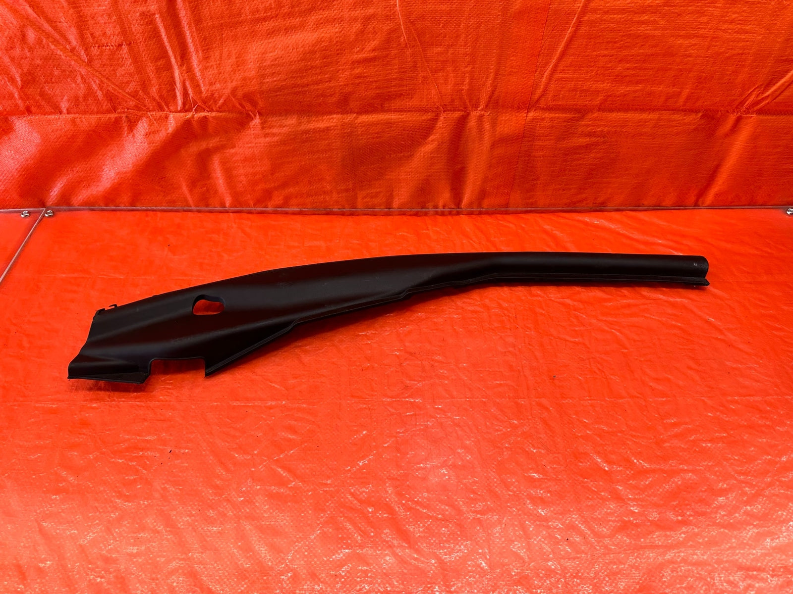 14 20 INFINITI Q50   PASSENGER RIGHT FENDER HOOD SEAL LEDGE TRIM COVER OEM #1858