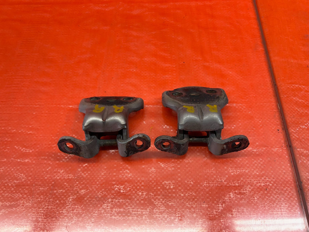90 01 ACURA INTEGRA SEDAN   RIGHT REAR DOOR HINGE SET   UPPER & LOWER   OEM #1599