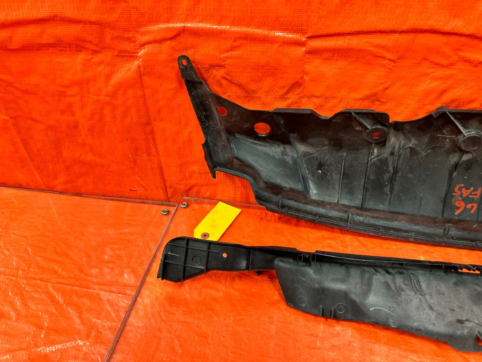 07 11 HONDA CIVIC SI SEDAN   FENDER & RADIATOR TRIM SET   LEFT RIGHT   OEM #28610