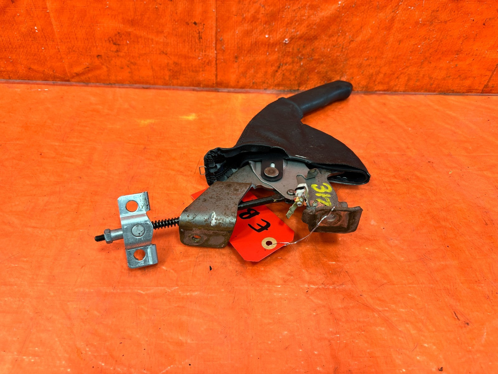 04 08 ACURA TSX   EMERGENCY / PARKING BRAKE HANDLE GRIP LEVER   OEM #3122