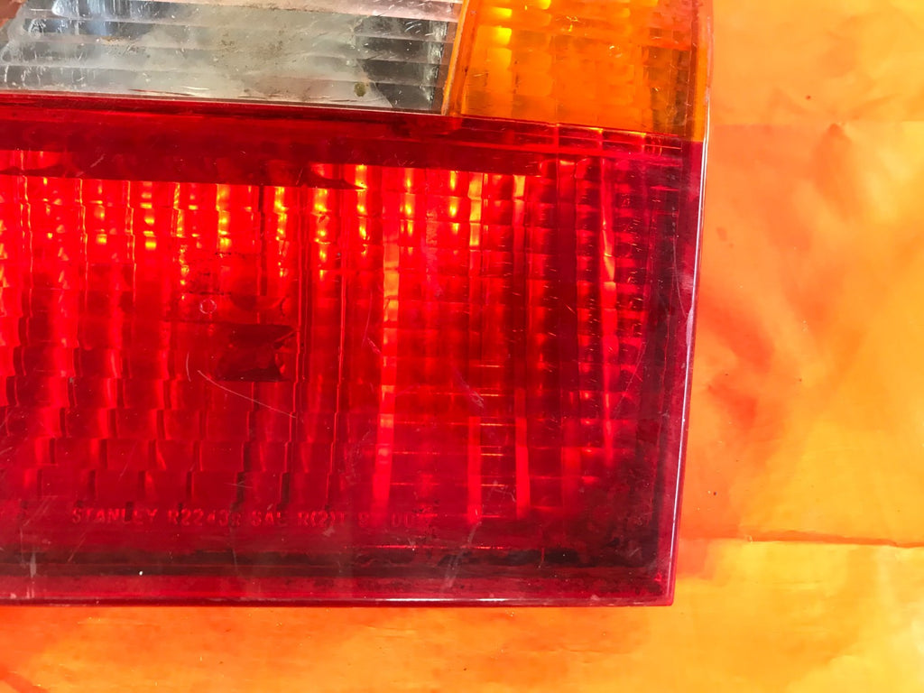 OEM 1999 2000 HONDA CIVIC 4 DOOR SEDAN PASSENGER RIGHT INNER TAIL LIGHT TRUNK RH1