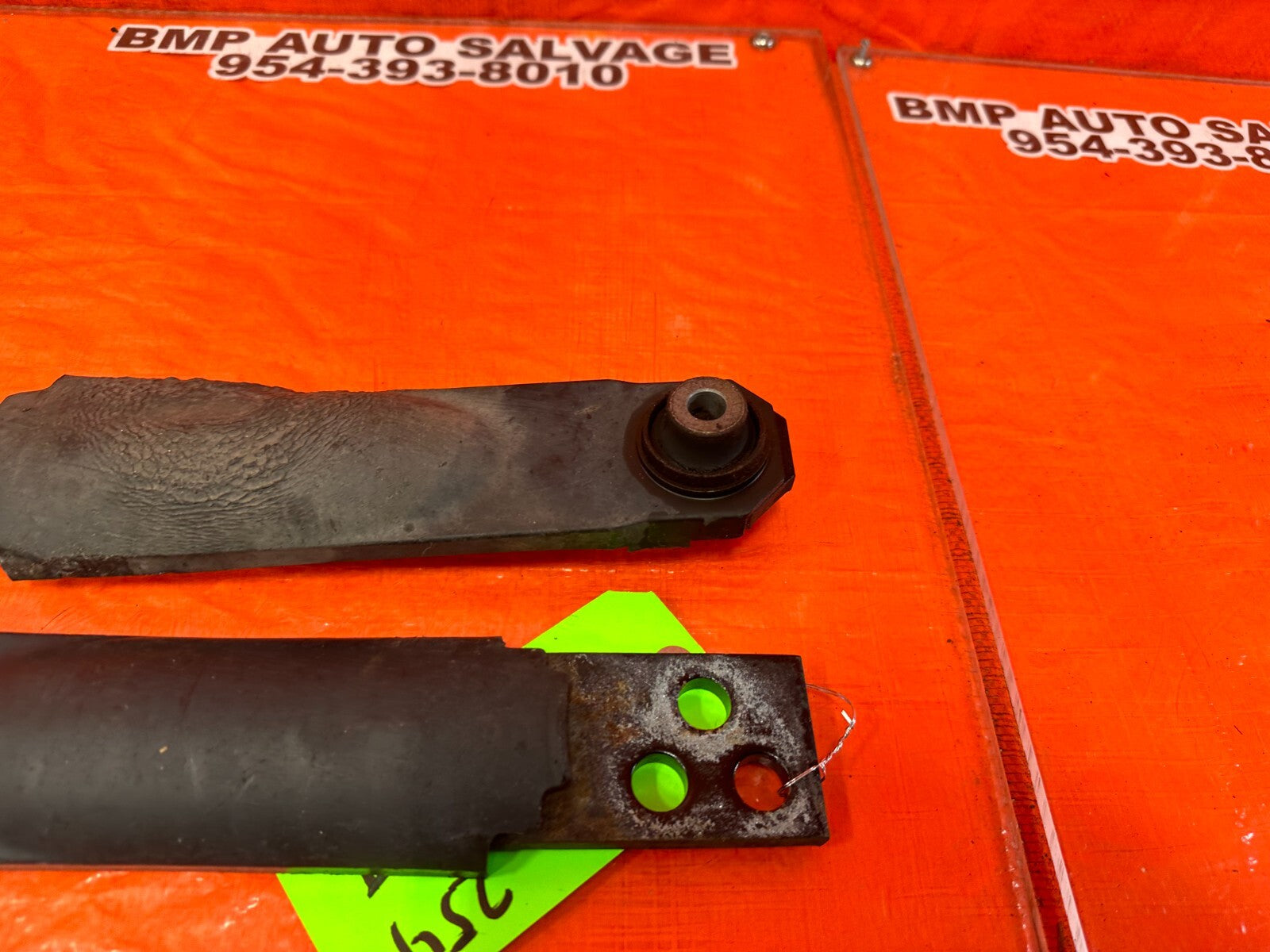 02 06 ACURA RSX   LEFT AND RIGHT REAR LOWER CONTROL ARM SET ARMS   OEM #2545