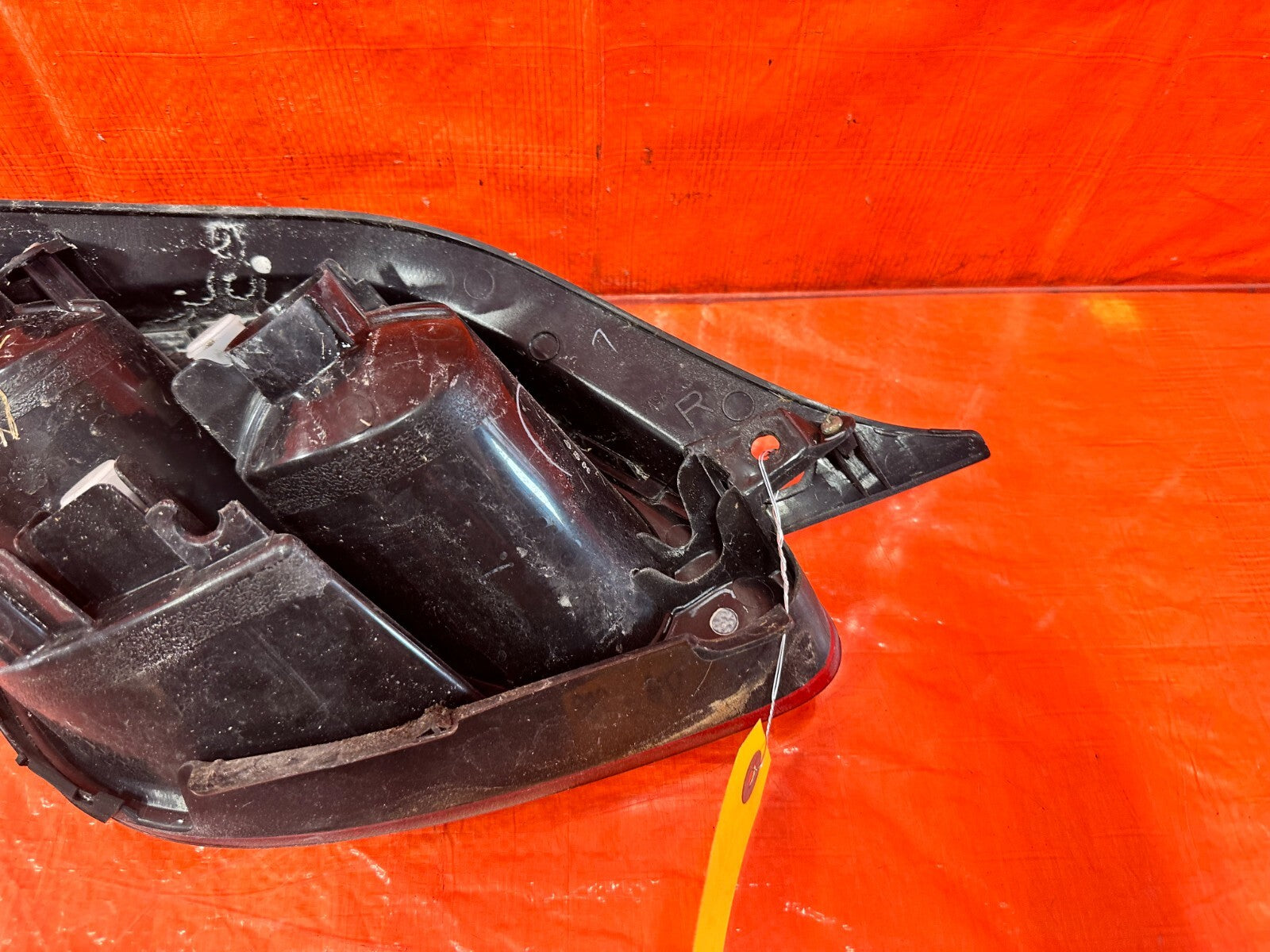 02 05 LEXUS SC430   PASSENGER RIGHT OUTER QUARTER PANEL TAIL LIGHT LAMP OEM #2886