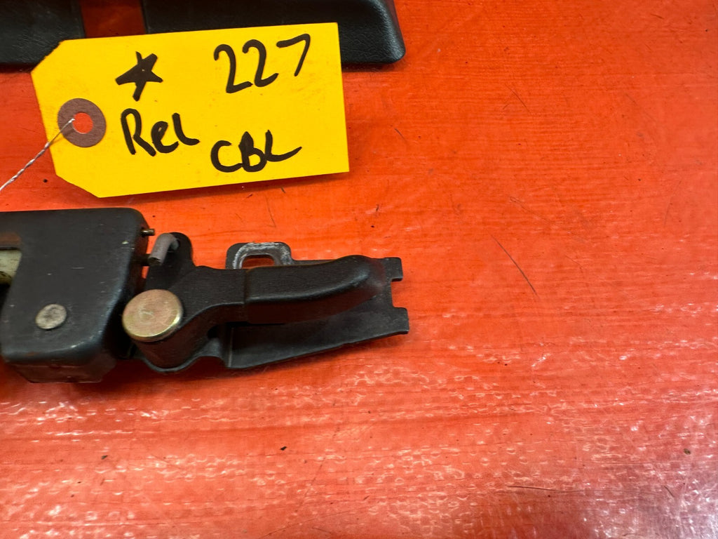 93 97 HONDA DEL SOL   TARGA TOP CATCH RELEASE W/ PLASTIC TRIM   OEM #2272