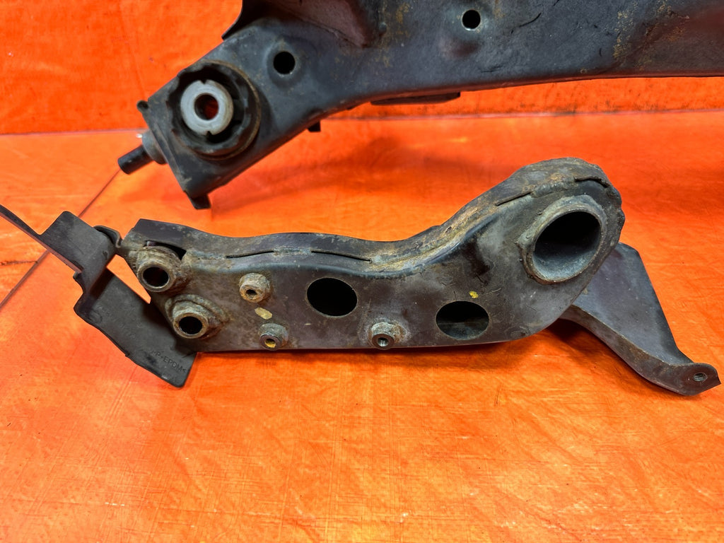 2008 2015 INFINITI G37 REAR SUBFRAME CROSSMEMBER SUSPENSION OEM 55400 JL00B 32814