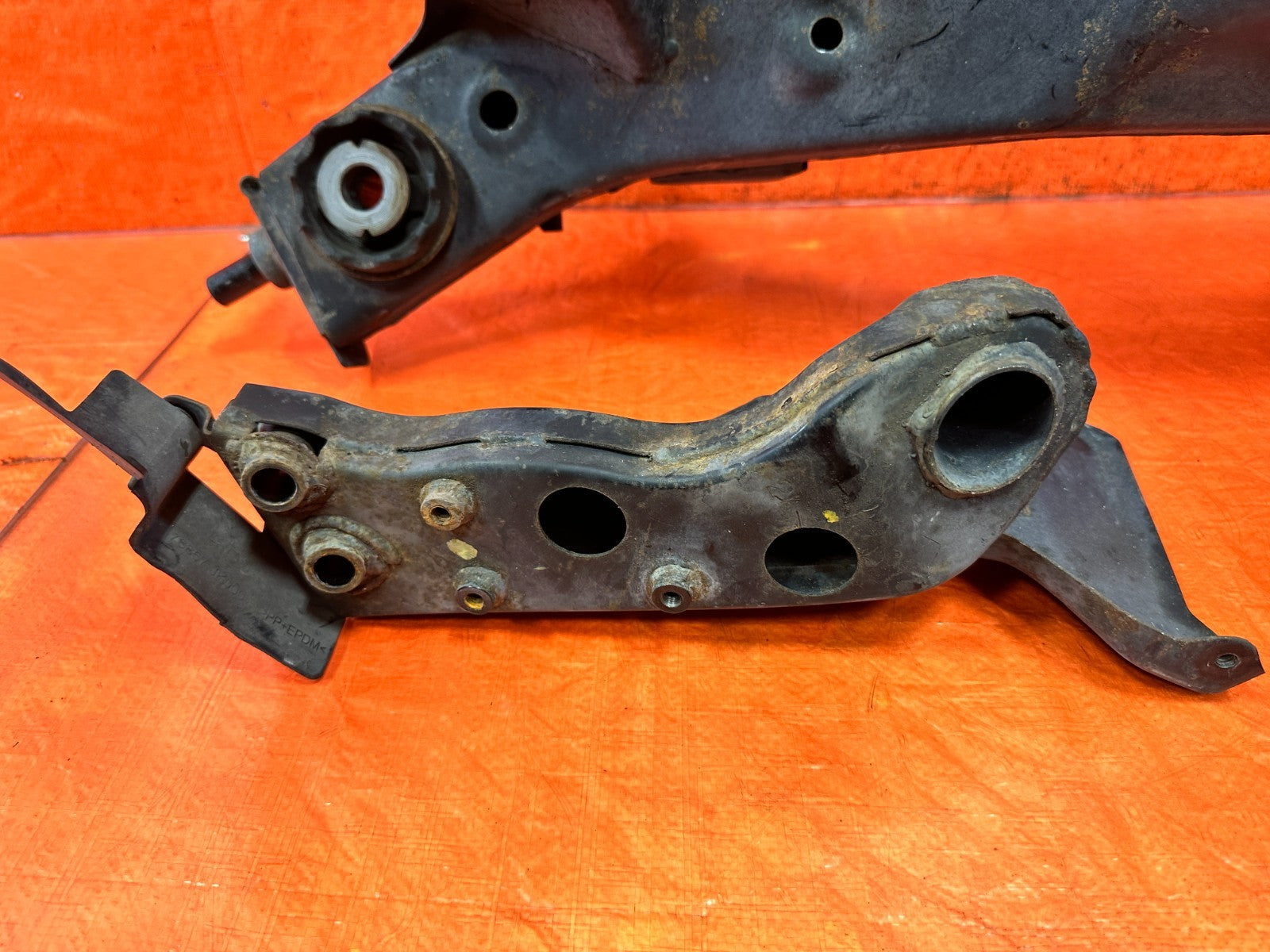 2008 2015 INFINITI G37 REAR SUBFRAME CROSSMEMBER SUSPENSION OEM 55400 JL00B 32814