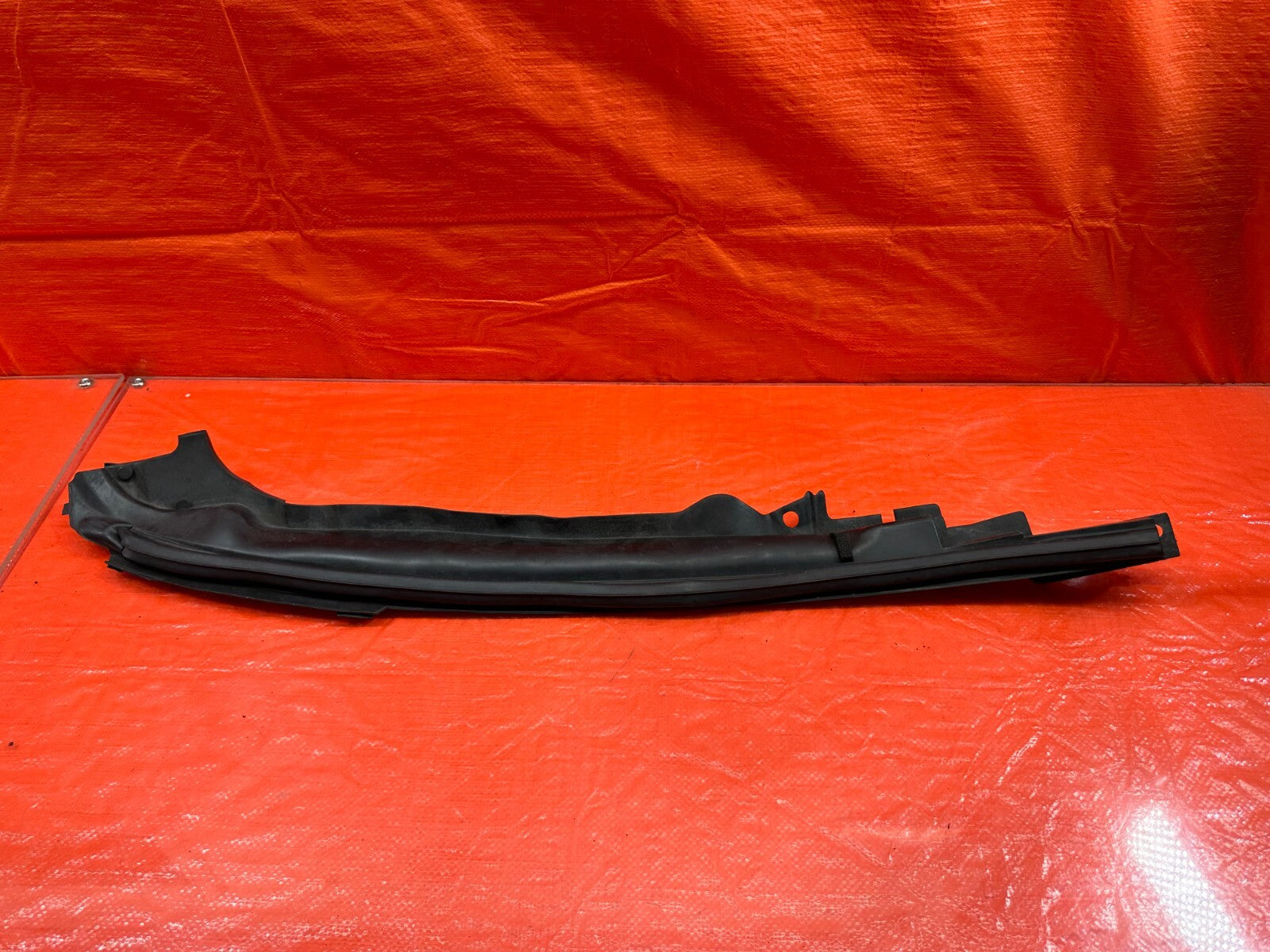08 15 INFINITI G37 & Q60 COUPE DRIVER LEFT FRONT   FENDER SEAL TRIM GASKET #1880