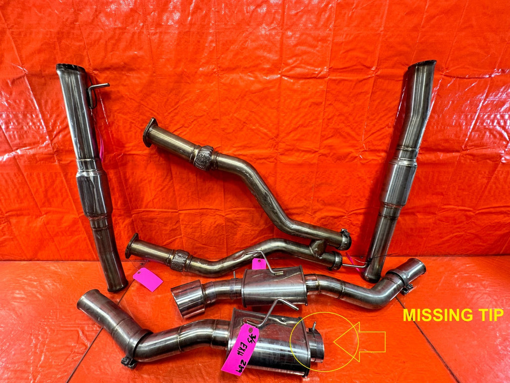 17 20 INFINITI Q60   EXHAUST  DOWN PIPES MID PIPES MUFFLERS   1 TIP IS MISSING0