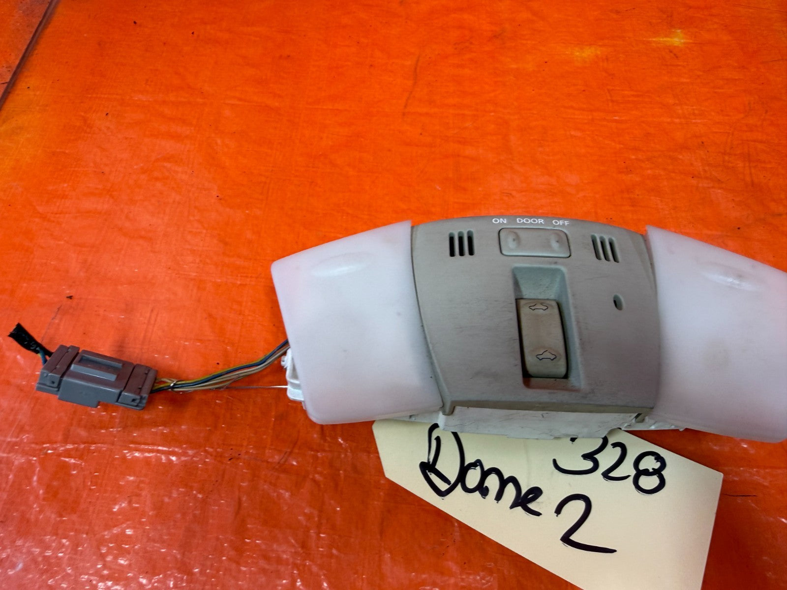 08 15 INFINITI G37 & Q60    2D COUPE   FRONT   DOME MAP READING LIGHT LAMP   3287
