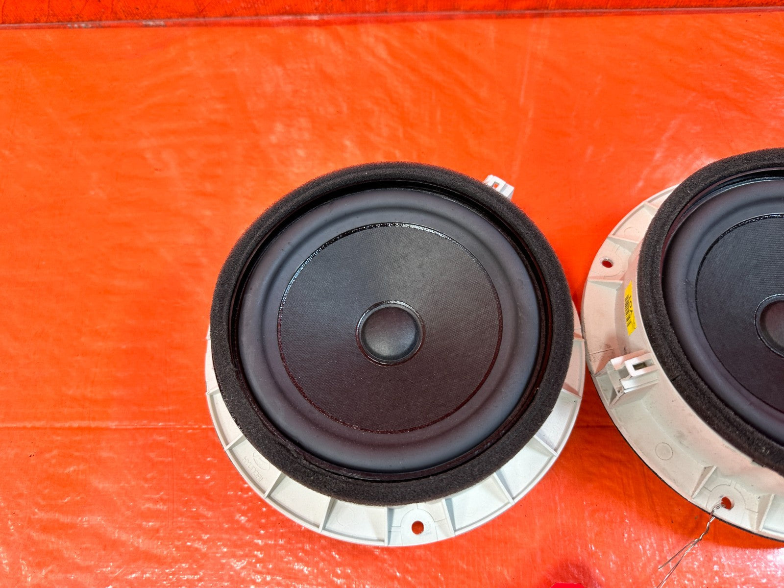 13 16 HYUNDAI GENESIS COUPE   LEFT & RIGHT   FRONT DOOR MOUNTED SPEAKER OEM 3024