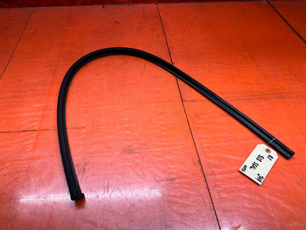 1994-2001 ACURA INTEGRA 2D PASSENGER RIGHT DOOR SUB SEAL WEATHERSTRIP OEM #34911