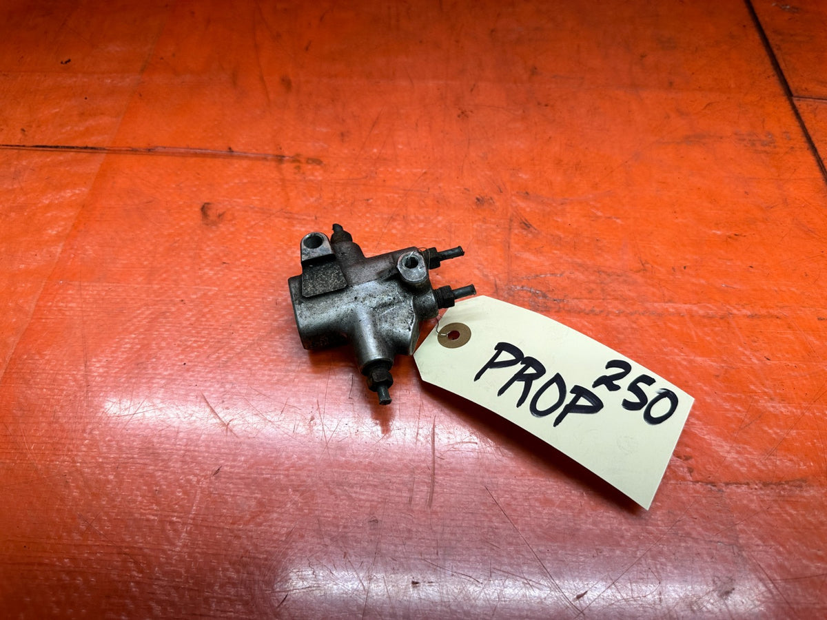 2000-2005 TOYOTA CELICA GTS BRAKE PROPORTIONING VALVE DISTRIBUTION OEM #2503