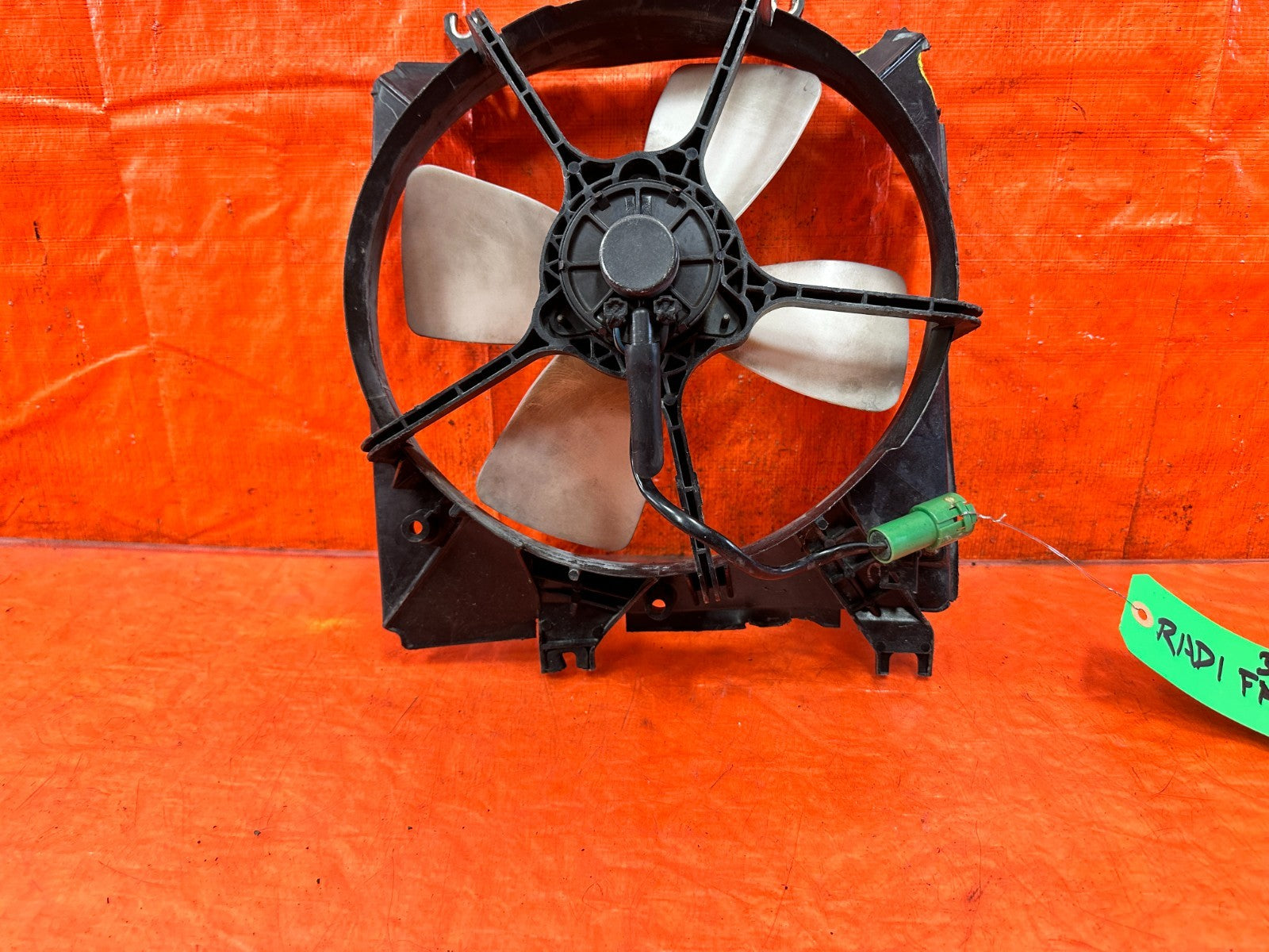 90 91 HONDA CIVIC HATCHBACK   RADIATOR COOLING FAN W/ MOTOR & HOUSING   4 BLADE2