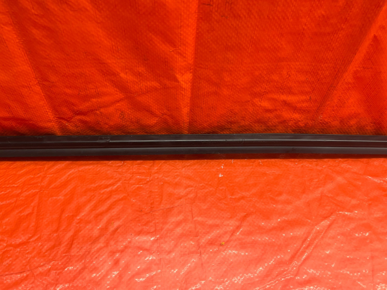 08 15 INFINITI G37 & Q60   RIGHT FRONT FRONT EXTERIOR WINDOW GLASS TRIM OEM #1696