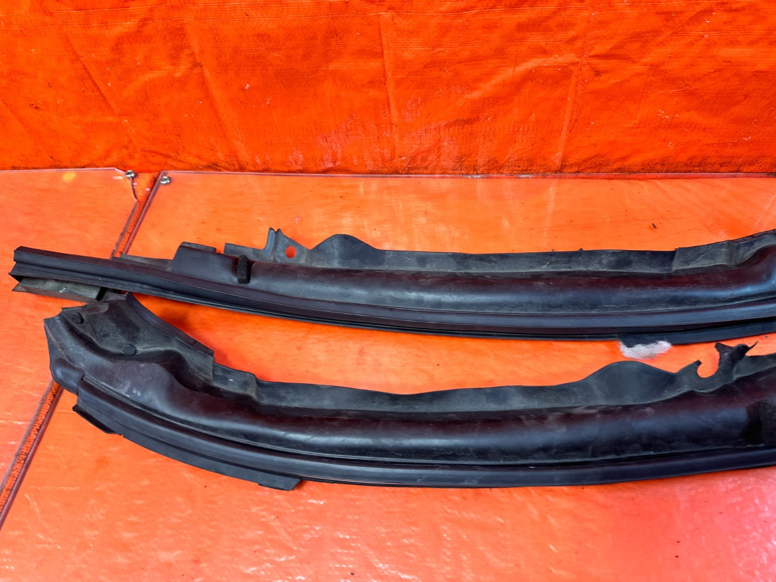 08 15 INFINITI G37 Q60 COUPE LEFT RIGHT FENDER TRIM MOLDINGS SET #3298
