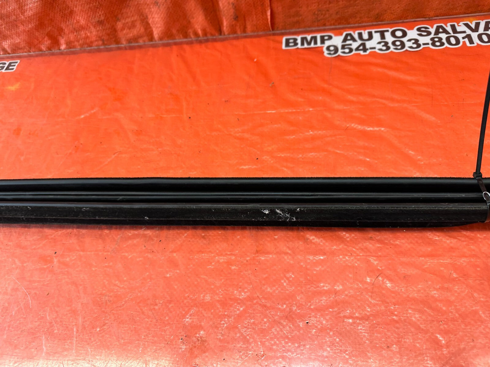 08 15 INFINITI G37 Q60   LEFT & RIGHT   DOOR PANEL INTERIOR GLASS TRIM   OEM 2453