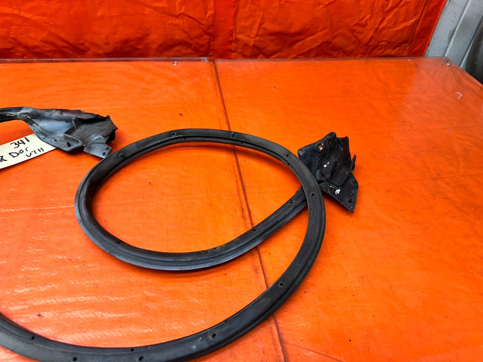 94-01 ACURA INTEGRA 4D RIGHT REAR PASSENGER DOOR WEATHER STRIP SEAL OEM #3418