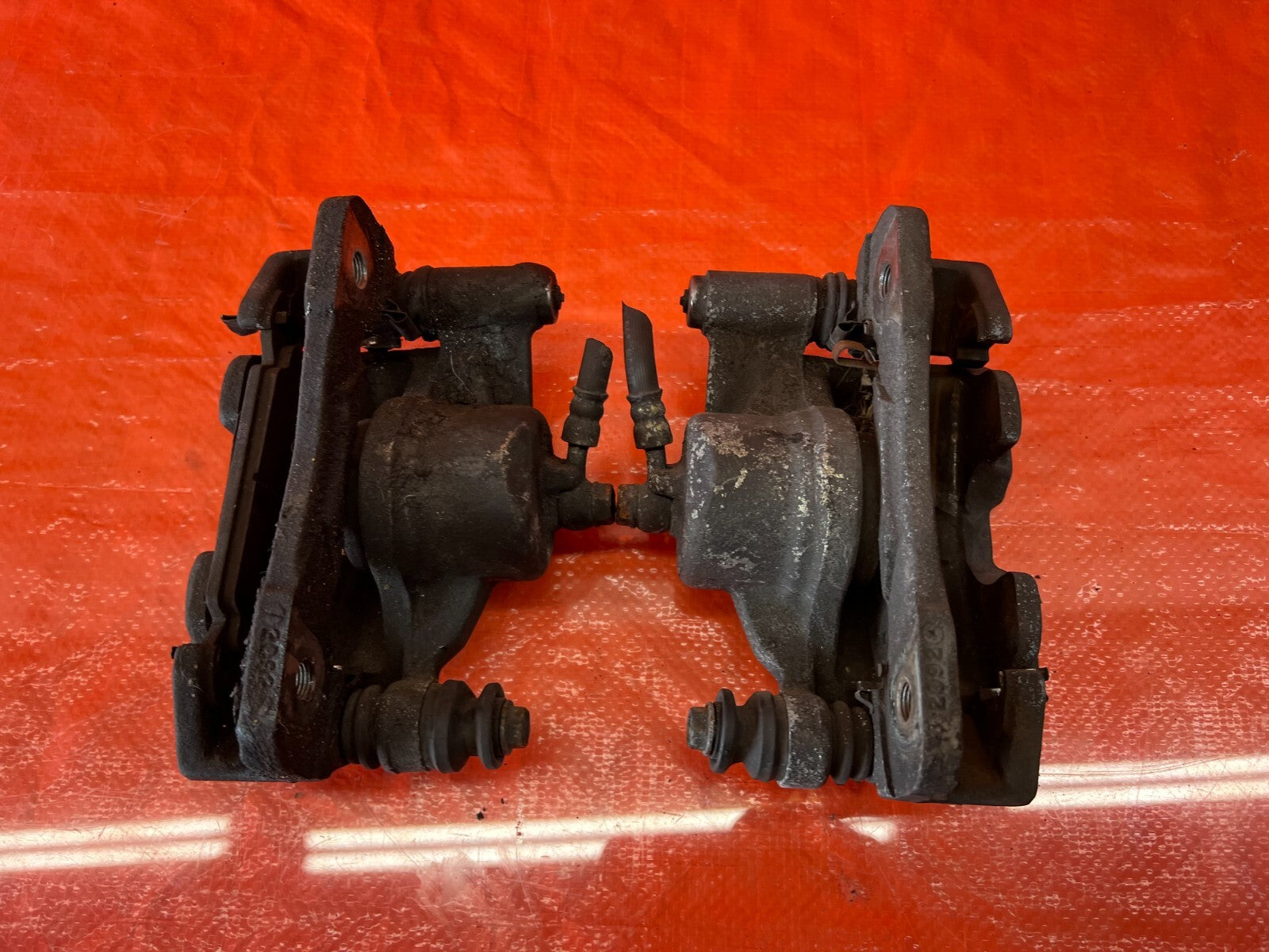 93 94 HONDA DEL SOL S   FRONT BRAKE CALIPER SET   LEFT & RIGHT CALIPERS   OEM OE9
