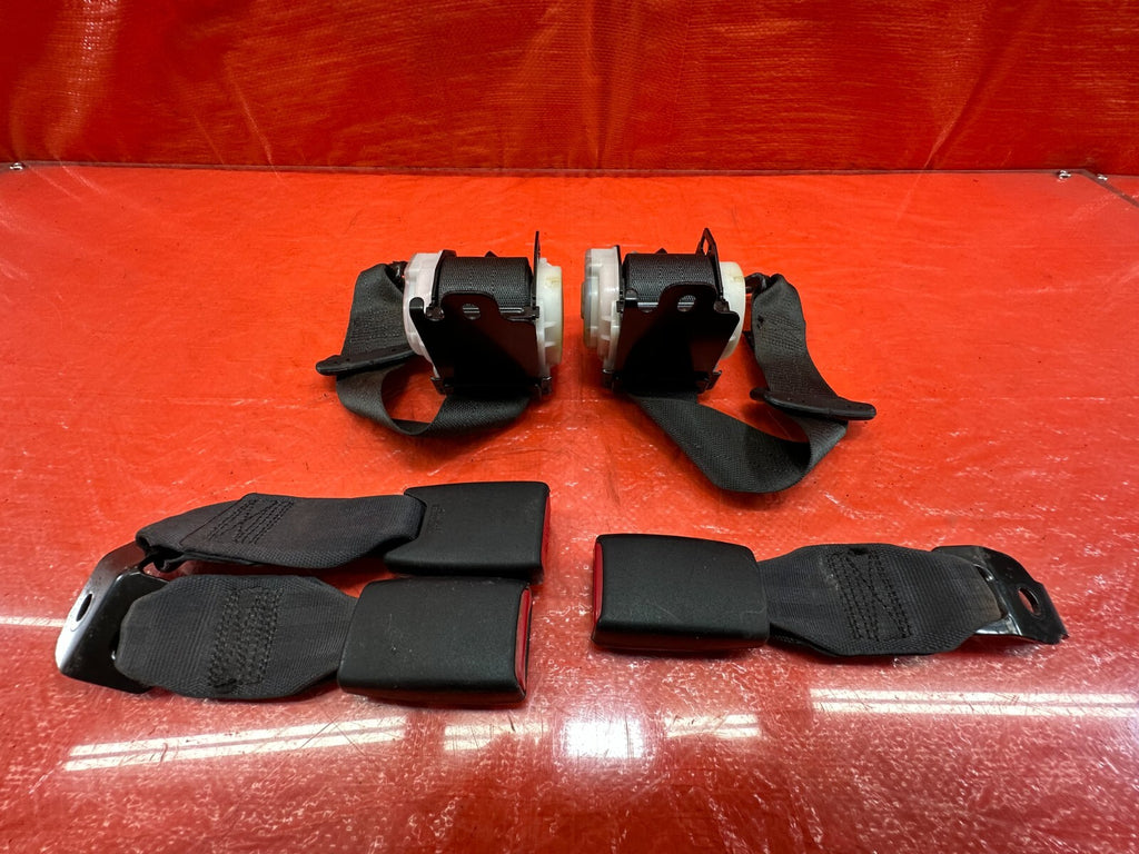 2003 HONDA CIVIC SI EP3 HATCH REAR SEAT BELT SET LEFT & RIGHT SEAT BELTS OEM 18611