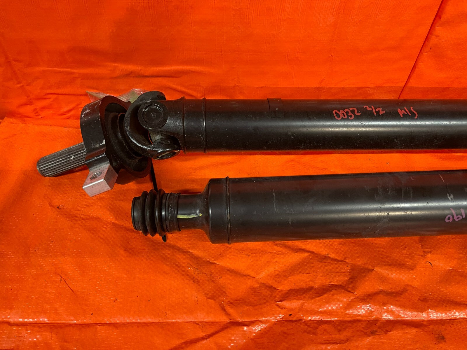 10 12 HYUNDAI GENESIS 2D COUPE   2.0T   AUTOMATIC   DRIVESHAFT PROPELLER SHAFT3