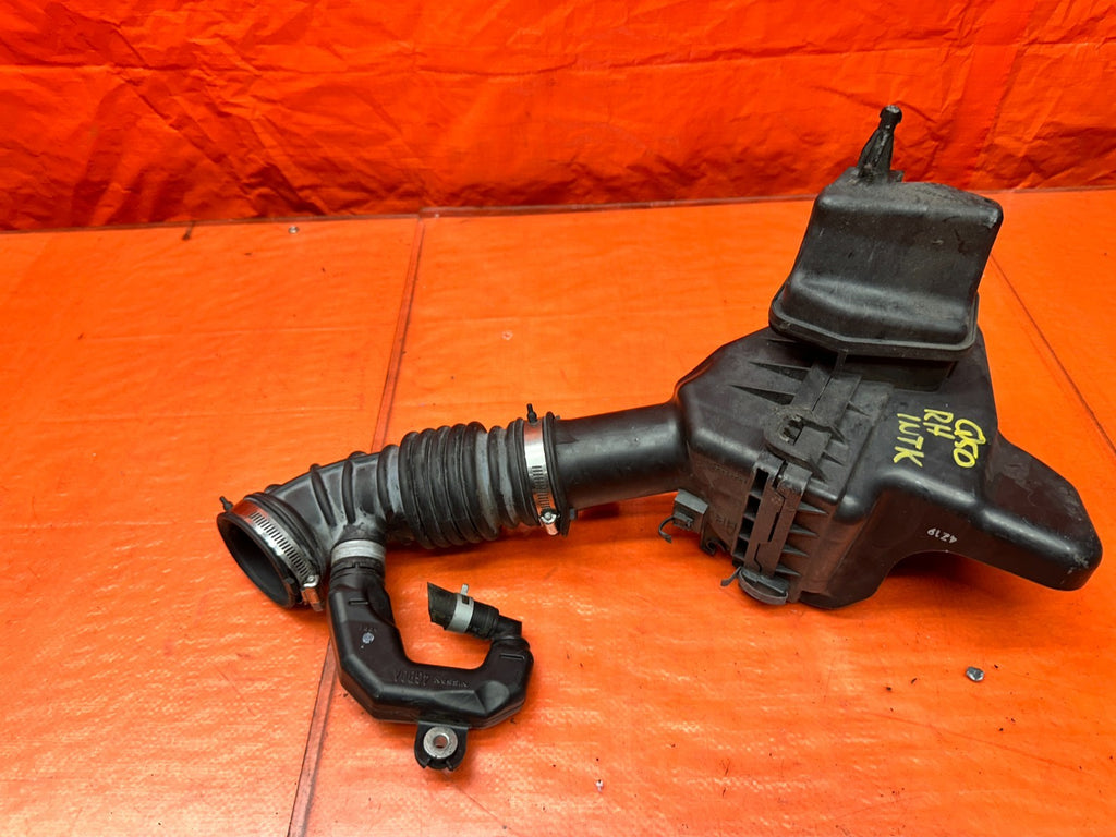 14-15 INFINITI Q50 4D 3.7L VQ37VHR RIGHT PASSENGER AIR INTAKE BOX TUBE OEM #Q5014