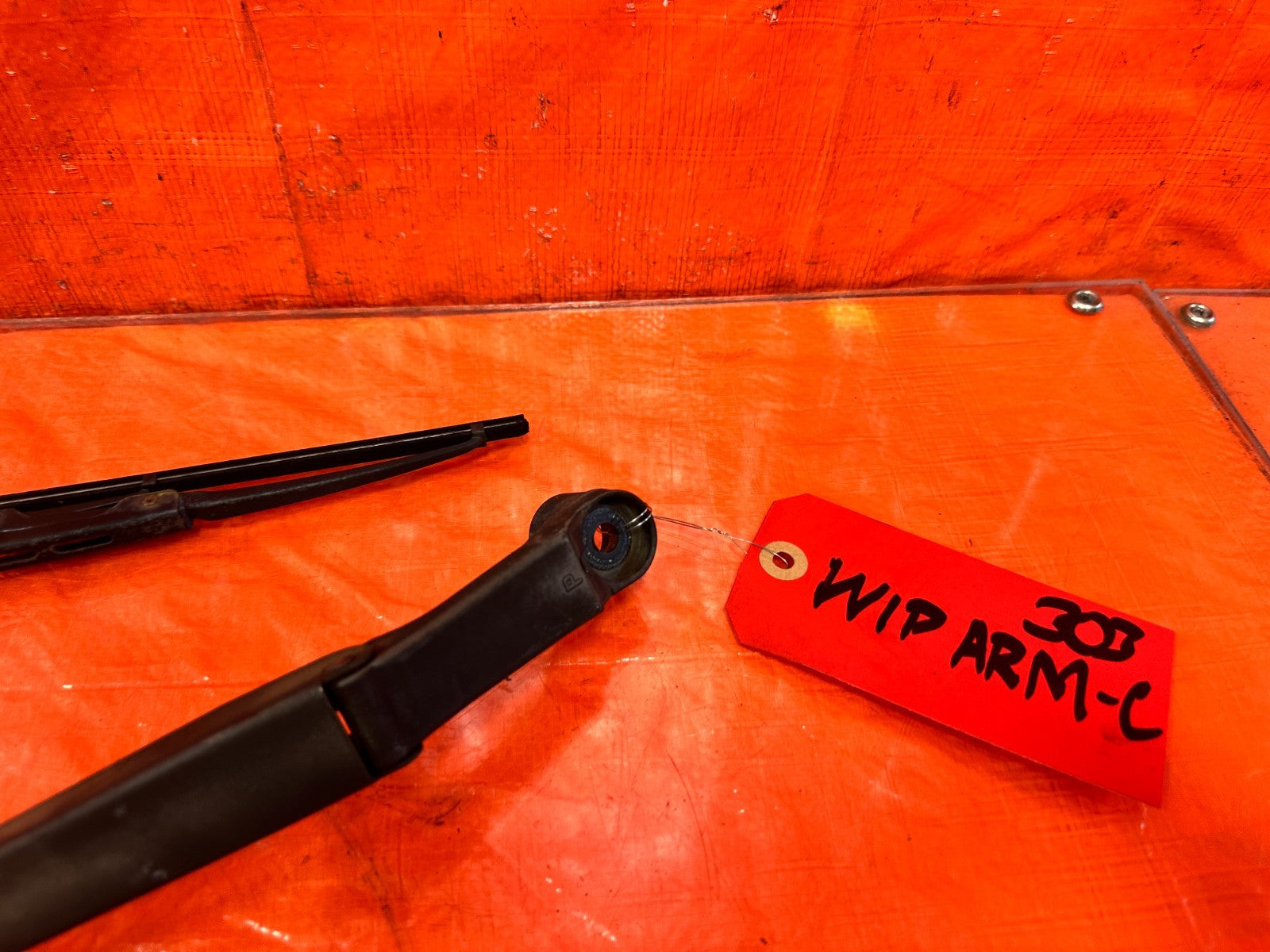 04 11 MAZDA RX8 RX 8   LEFT & RIGHT WINDSHIELD WIPER ARMS   OEM FACTORY #3031