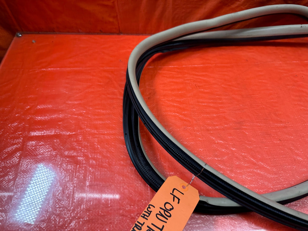 04 08 ACURA TSX   LEFT FRONT   DOOR TO CHASSIS WEATHER STRIP OPEN TRIM OEM #2059