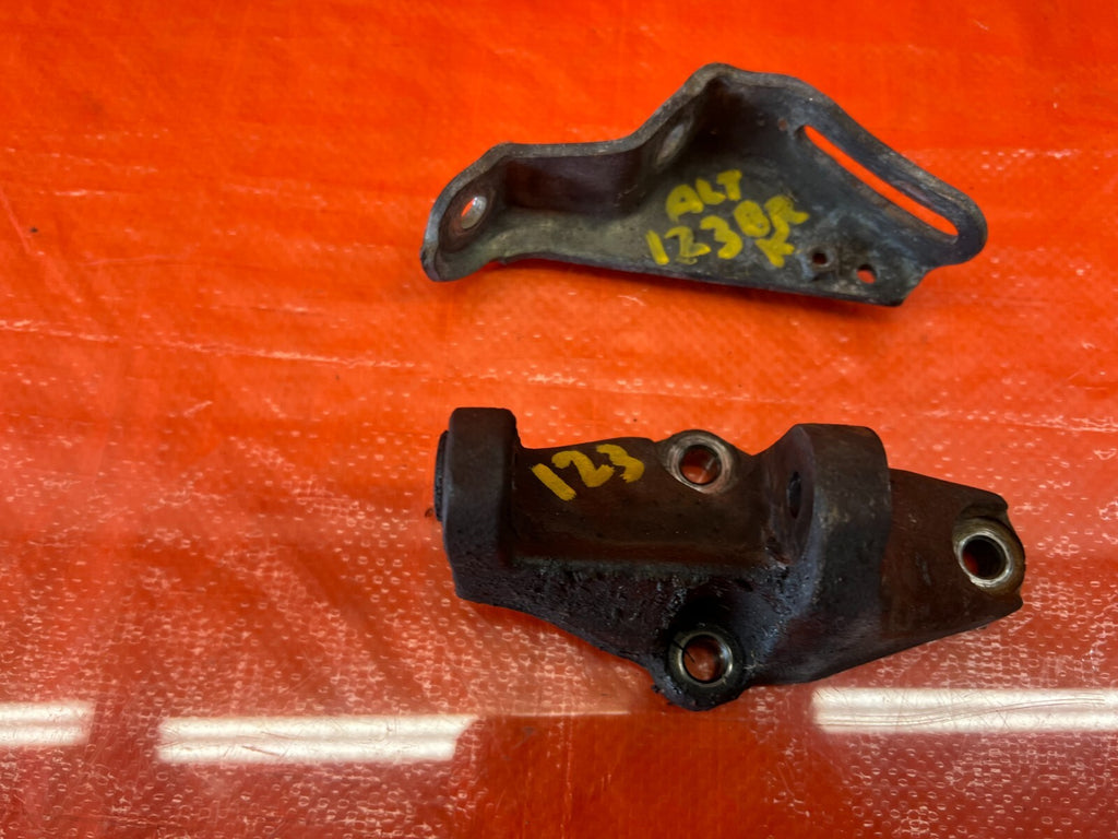 94 01 ACURA INTEGRA   ALTERNATOR MOUNTING BRACKET SET   TOP & BOTTOM   OEM #1239