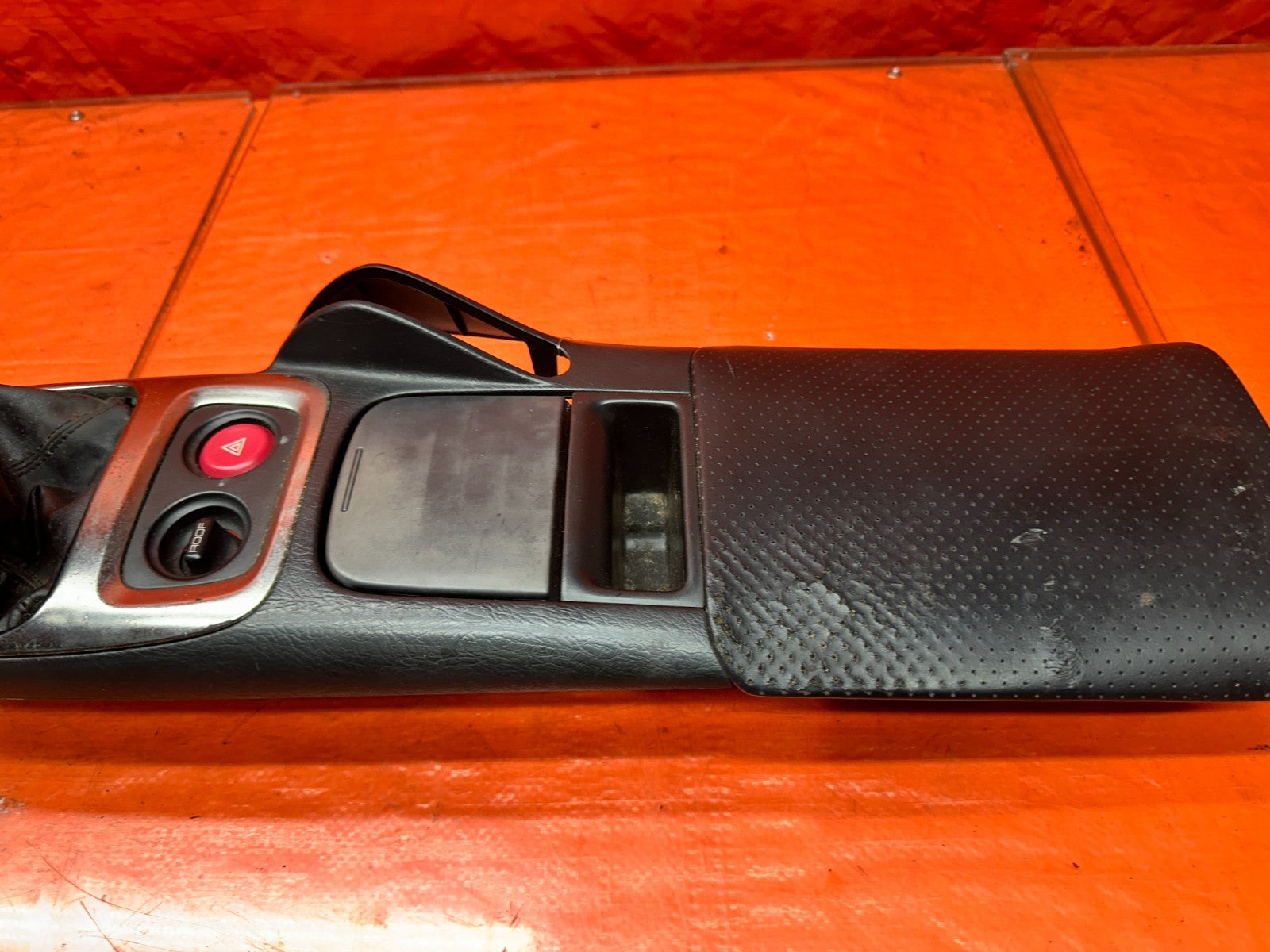 00 03 HONDA S2000 AP1 2.0L CENTER CONSOLE ARMREST SHIFTER TRIM BEZEL BLACK #3379