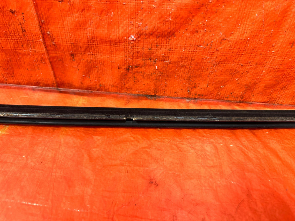 04 11 MAZDA RX8 RX 8   DRIVER LEFT EXTERIOR WINDOW GLASS TRIM   OEM FACTORY #3038