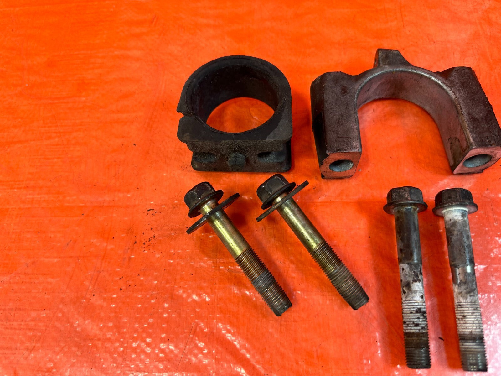 02 10 LEXUS SC430   POWER STEERING RACK BOLTS BRACKETS HARDWARE   OEM #2617
