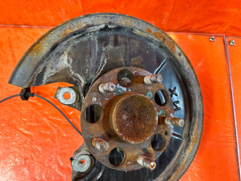 06 11 HONDA CIVIC SI   DRIVER LEFT REAR   SPINDLE KNUCKLE HUB   OEM #3002