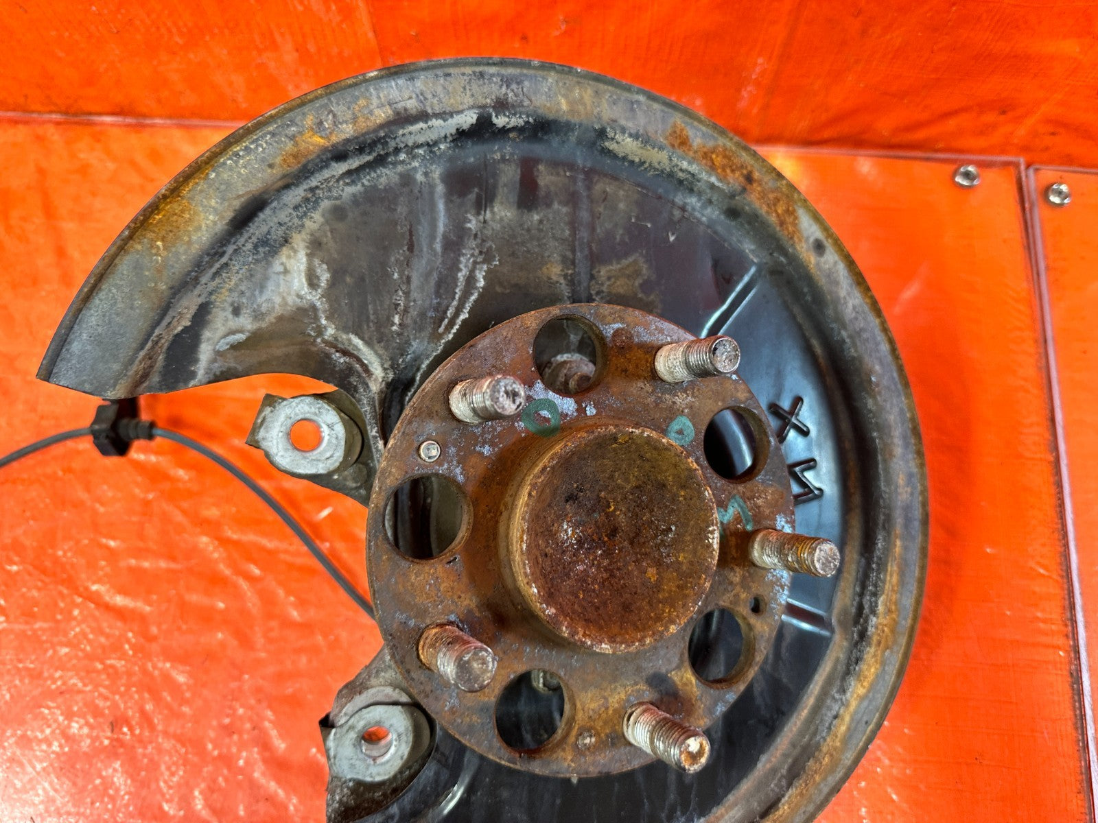 06 11 HONDA CIVIC SI   DRIVER LEFT REAR   SPINDLE KNUCKLE HUB   OEM #3002