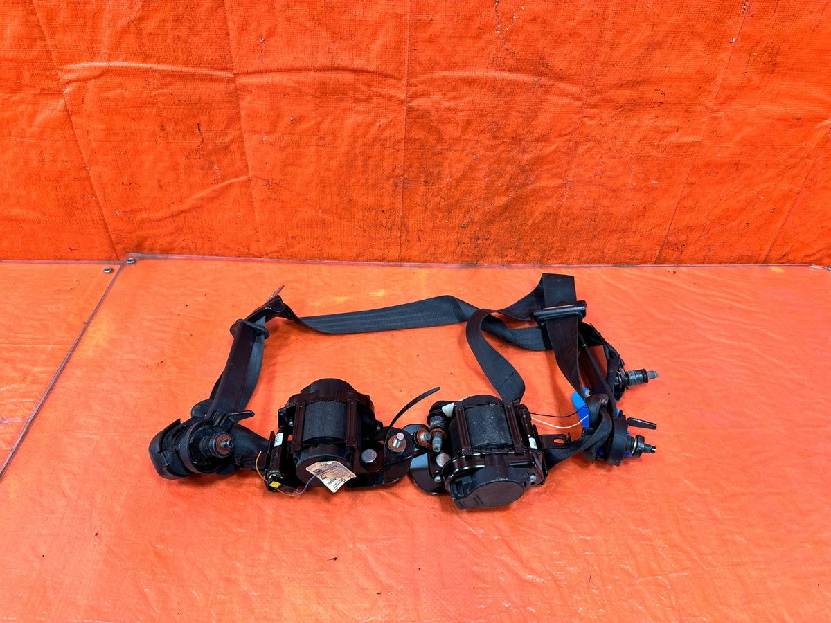 10-16 HYUNDAI GENESIS COUPE - LEFT & RIGHT FRONT SEAT BELTS - BLACK - OEM #3180