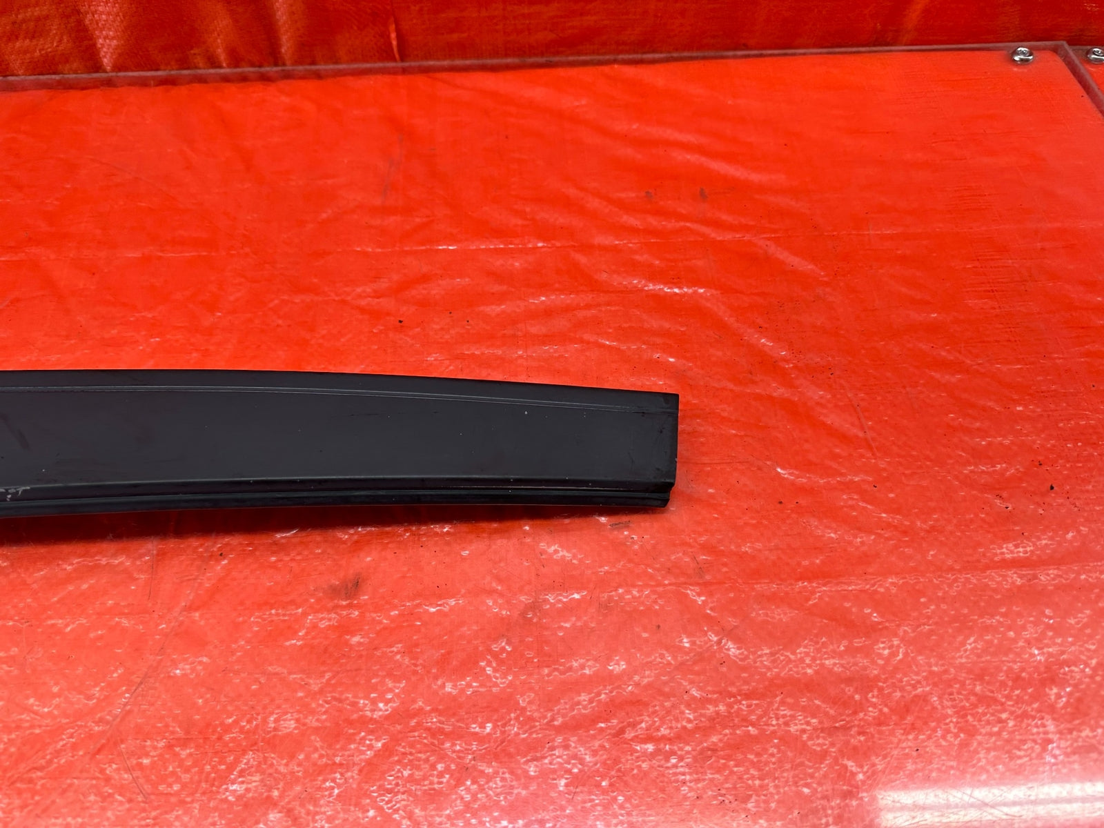 95 98 HONDA ODYSSEY   PASSENGER RIGHT REAR DOOR SASH TRIM   OEM FACTORY #1934
