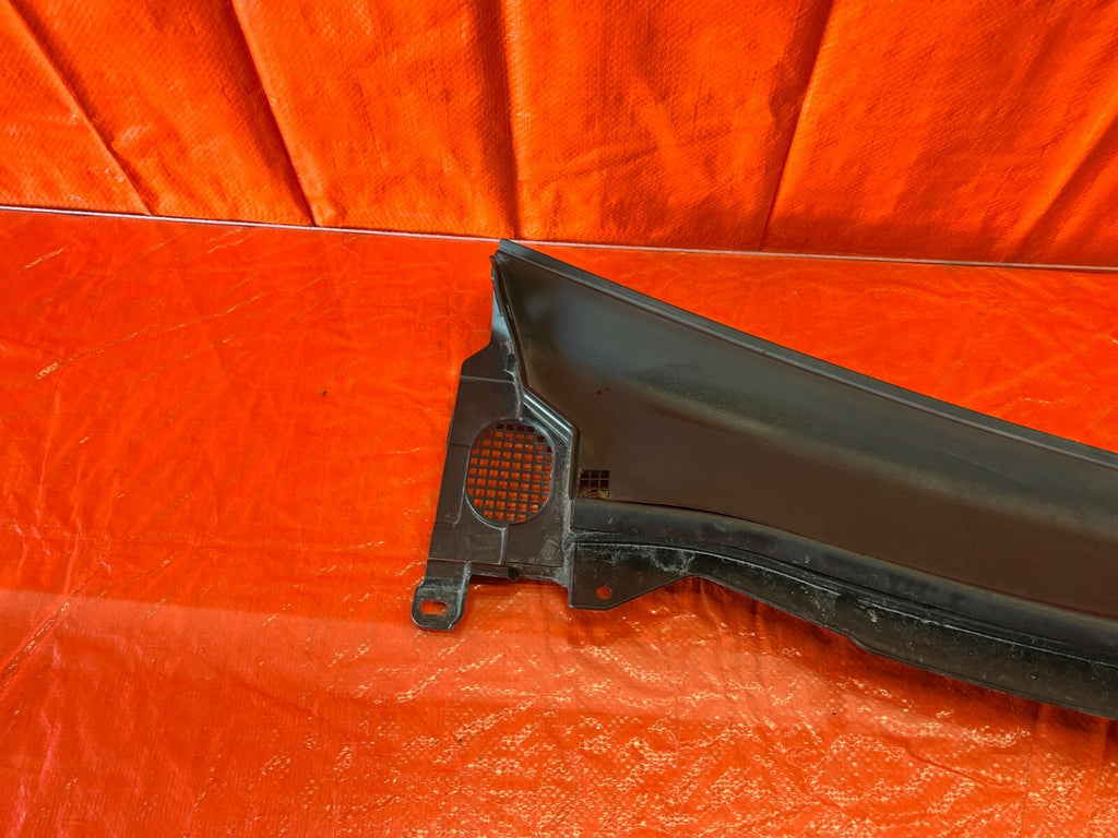 14 20 INFINITI Q50 Q60   WINDSHIELD WIPER COWL TRIM PLASTIC   OEM FACTORY #1137