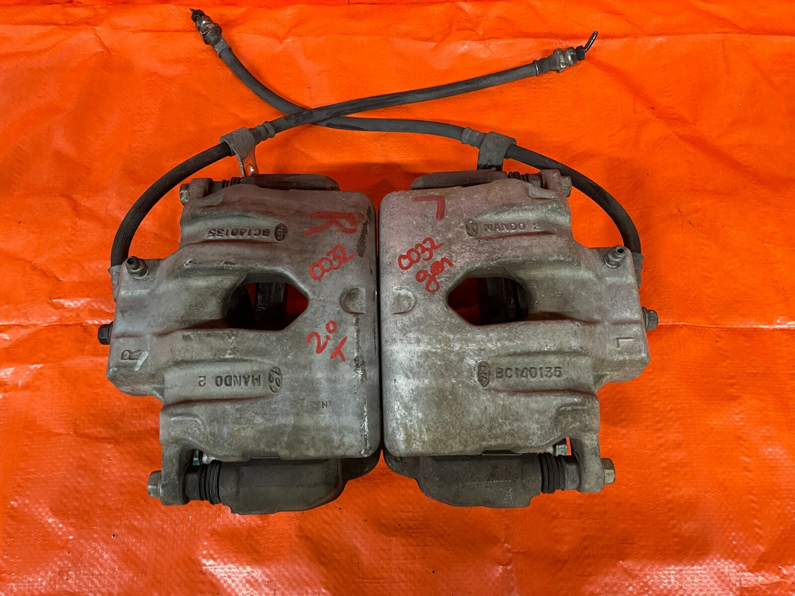 2010 10 HYUNDAI GENESIS   2D COUPE   2.0T BASE   FRONT BRAKE CALIPERS LEFT RIGHT3